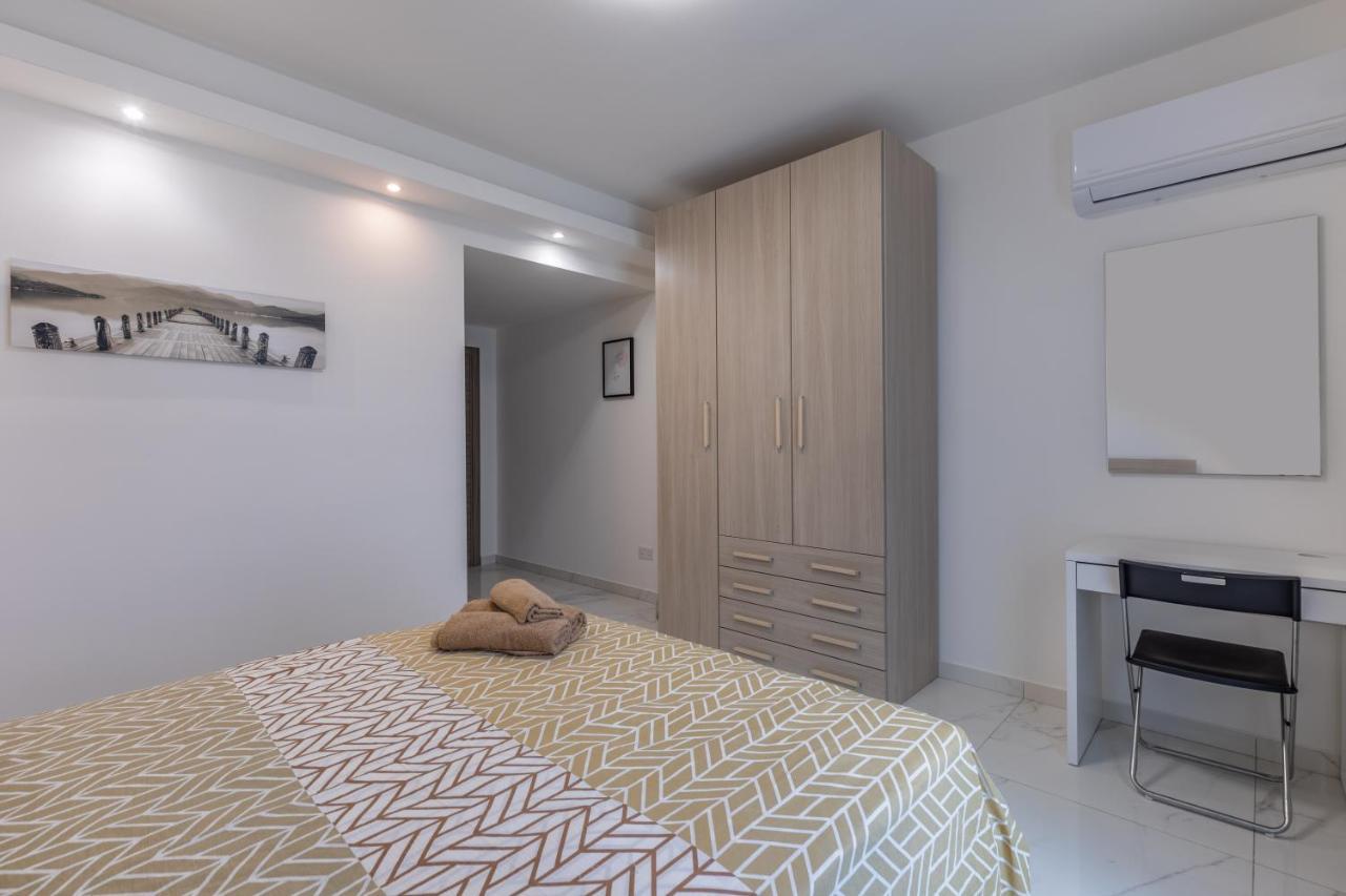 Terrace View- A Charming Two Bedrooms Penthouse Ac-Wifi Msida Buitenkant foto
