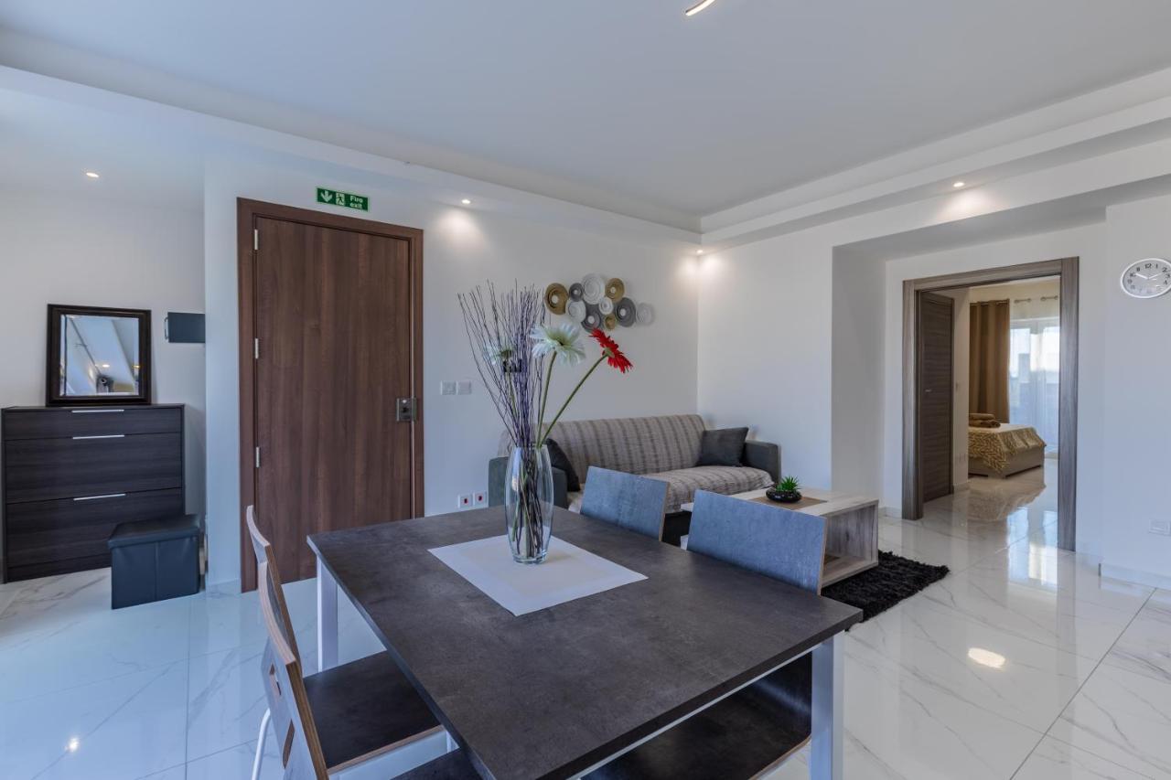 Terrace View- A Charming Two Bedrooms Penthouse Ac-Wifi Msida Buitenkant foto