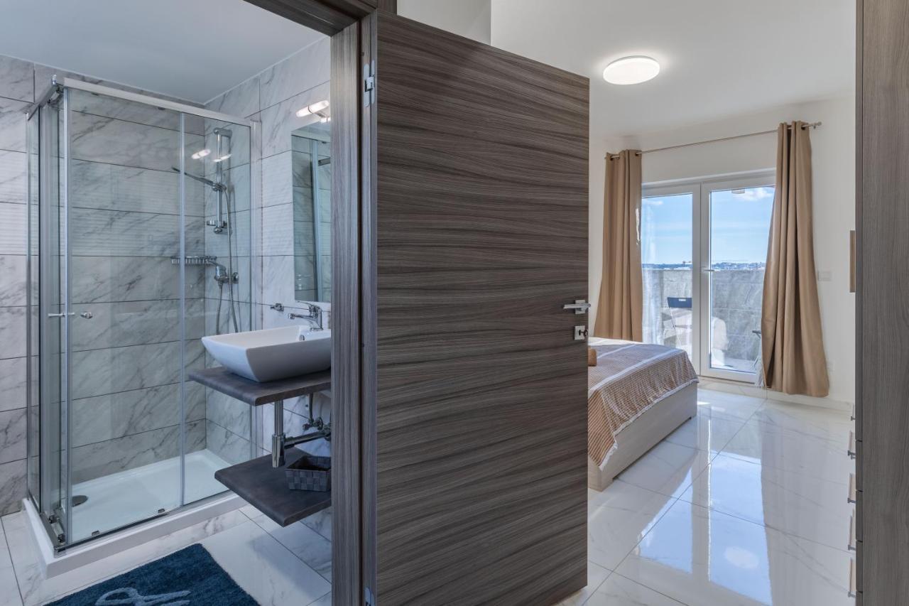 Terrace View- A Charming Two Bedrooms Penthouse Ac-Wifi Msida Buitenkant foto