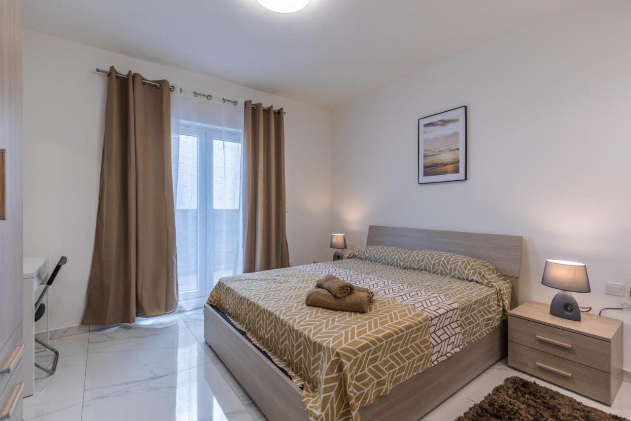Terrace View- A Charming Two Bedrooms Penthouse Ac-Wifi Msida Buitenkant foto