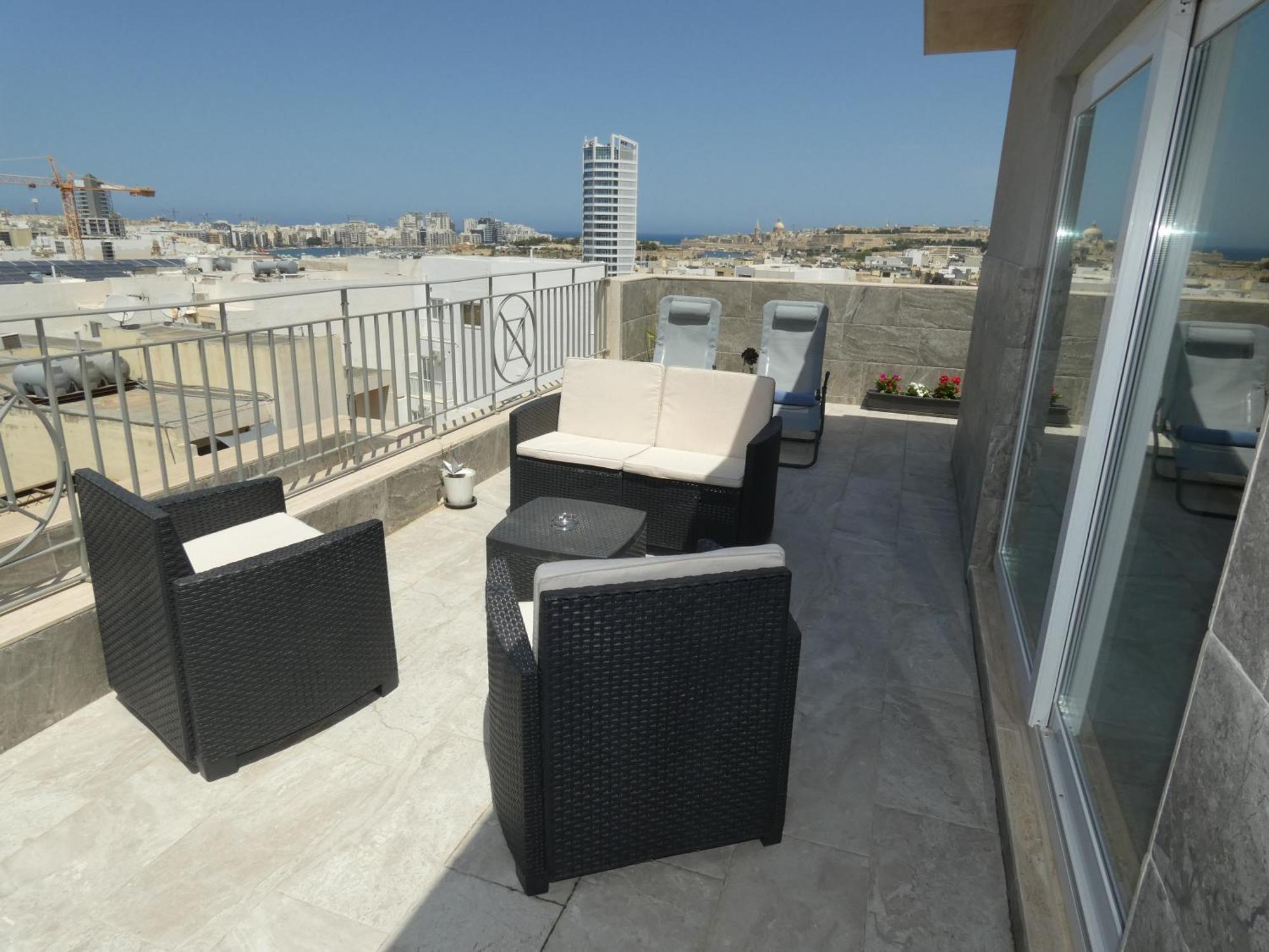 Terrace View - A Stylish Two Bedrooms Penthouse Ac-Wifi Msida Buitenkant foto