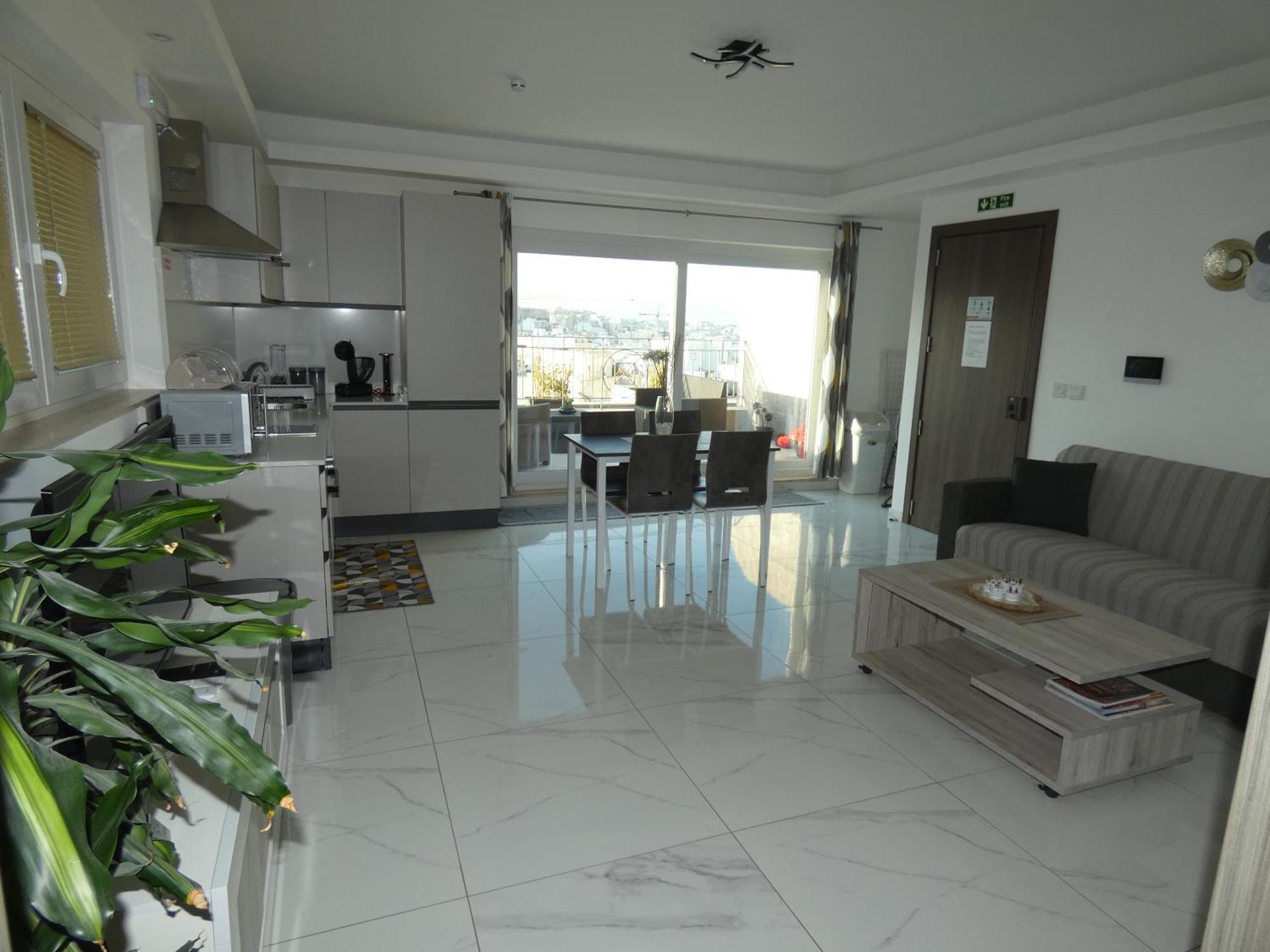 Terrace View - A Stylish Two Bedrooms Penthouse Ac-Wifi Msida Buitenkant foto