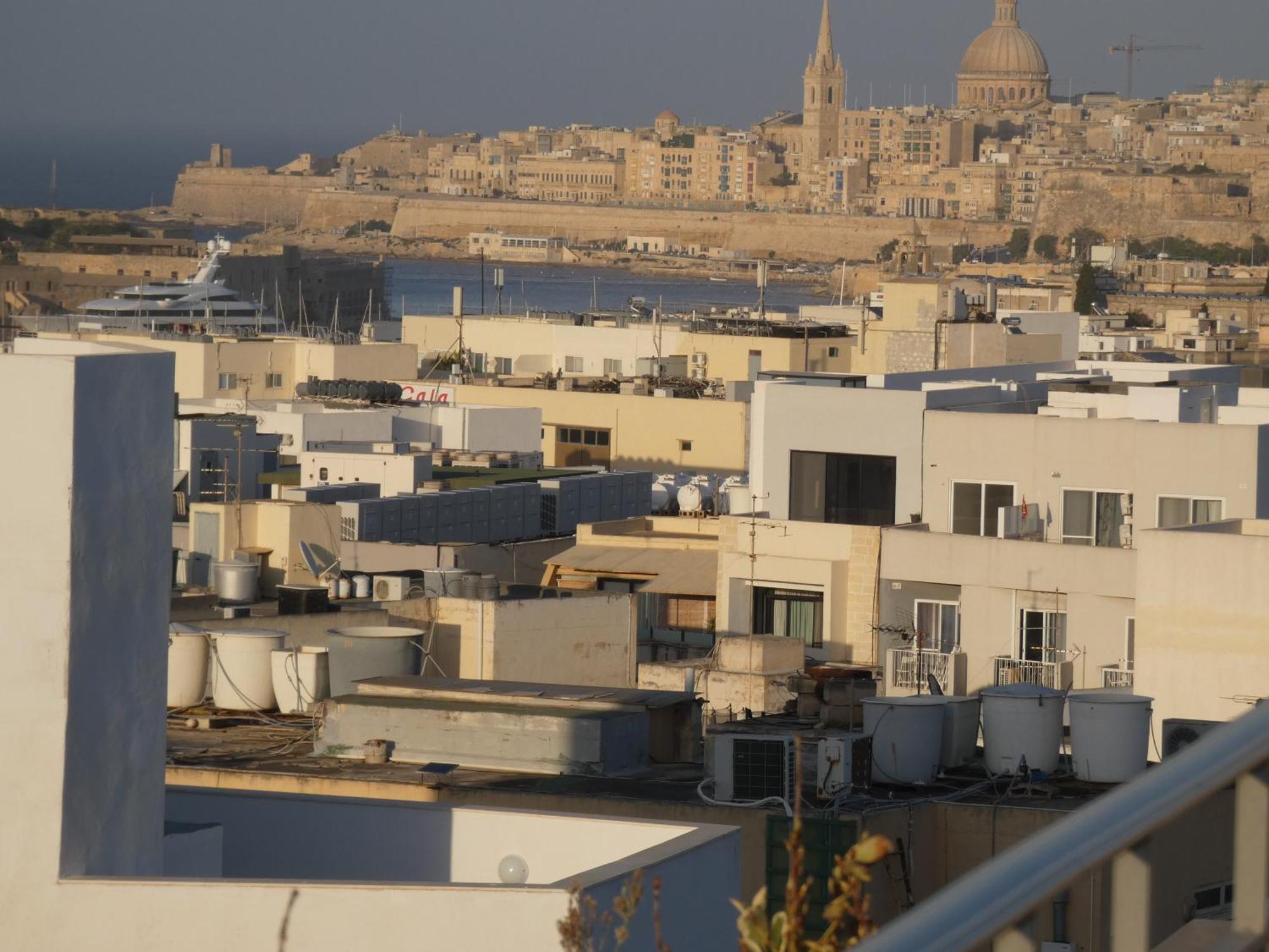 Terrace View - A Stylish Two Bedrooms Penthouse Ac-Wifi Msida Buitenkant foto
